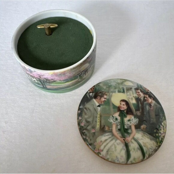 Gone with the Wind Music Box - Scarlett At 12 Oaks -William Chambers Taras theme - Picture 9 of 10